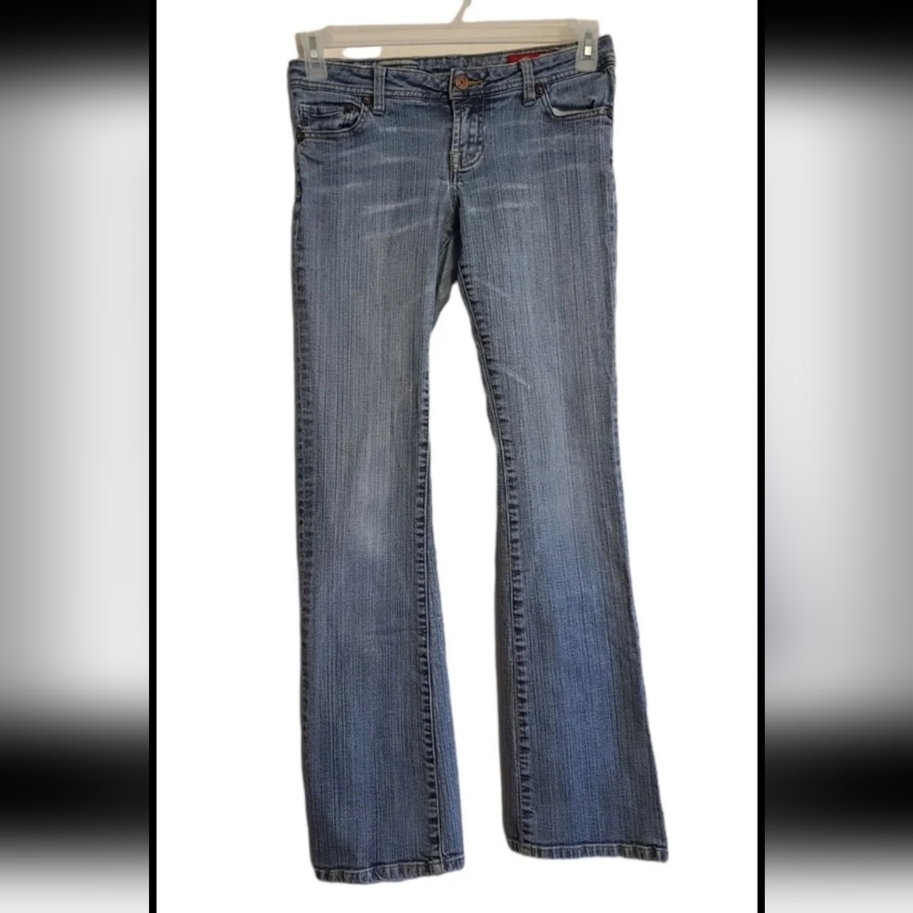 Seven7 Women's Size 28 Medium Wash Denim Blue Jean 31" Inseam